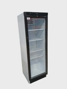 Køleskab med sort ramme